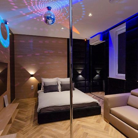 Lupoapartments Z Jacuzzi Pole Dance Leczycka 29 Klimatyzacja Parking Dostep Na Kod Lódź Exterior foto