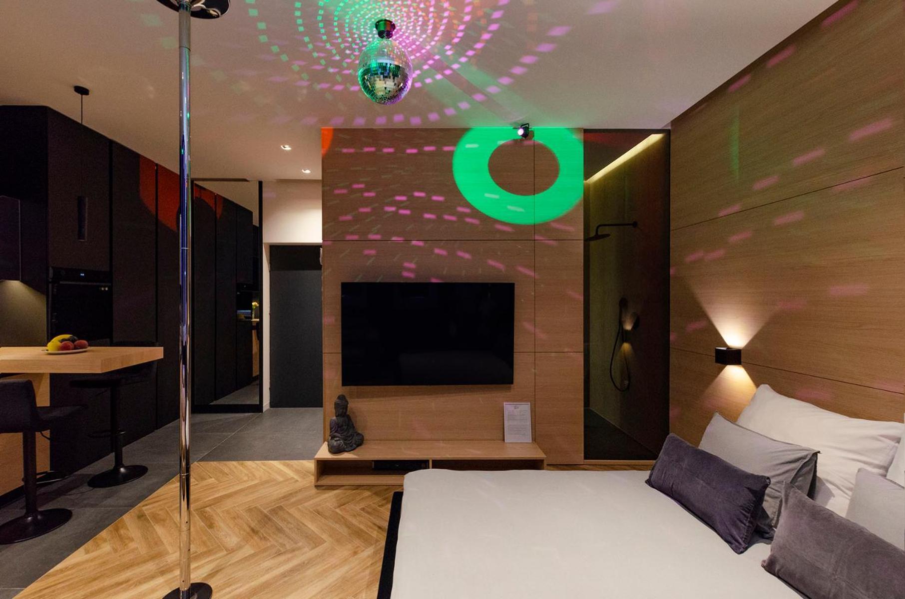Lupoapartments Z Jacuzzi Pole Dance Leczycka 29 Klimatyzacja Parking Dostep Na Kod Lódź Quarto foto